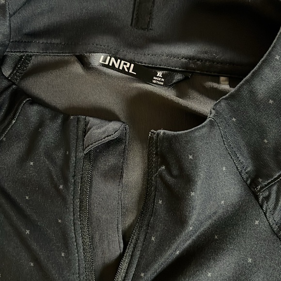 UNRL Pullover - Picture 3 of 7